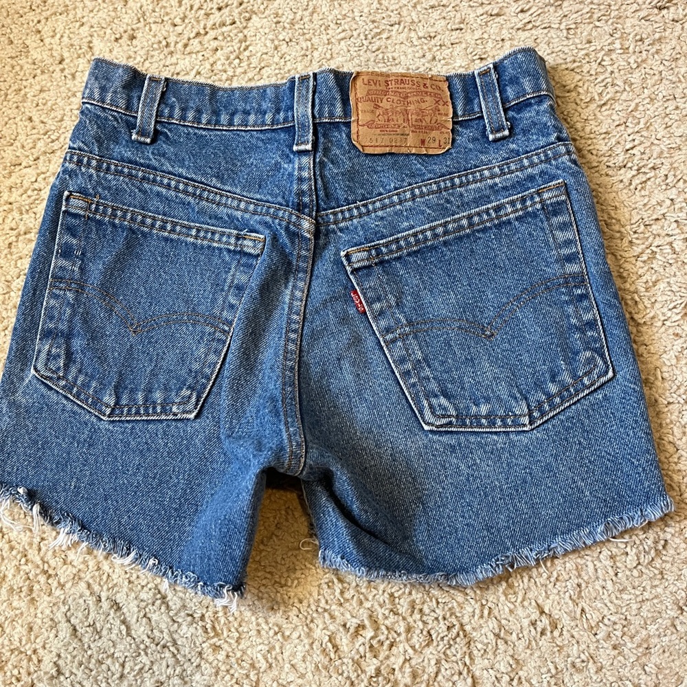 Levi's 517 Women's Cut-Off Jean Denim Shorts 29 x 31 Medium Wash